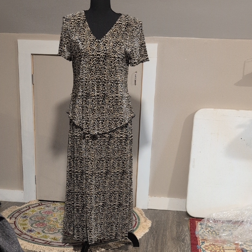 dressbarn Leopard Print Maxi Skirt Set
